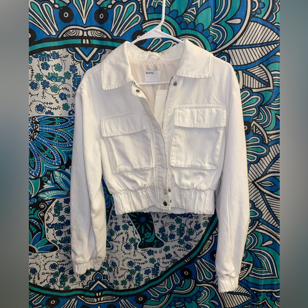 Bershka NWOT White Cropped Utility Jacket